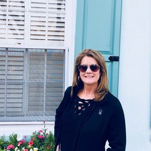 Meet your Posher, Joy